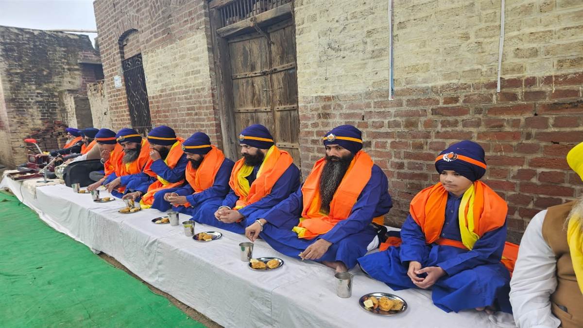 ਗੁਰਪੁਰਬ ਨੂੰ ਸਮਰਪਿਤ ਵਿਸ਼ਾਲ ਨਗਰ ਕੀਰਤਨ ਸਜਾਇਆ