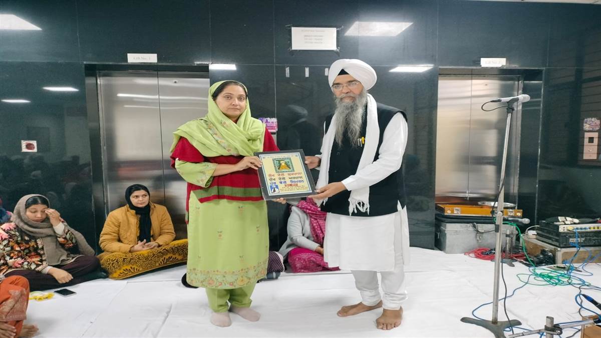 ਨਵੇਂ ਸਾਲ ਮੌਕੇ ਜ਼ਿਲ੍ਹਾ ਪ੍ਰਬੰਧਕੀ ਕੰਪਲੈਕਸ ਵਿਖੇ ਕਰਵਾਇਆ ਪਾਠ