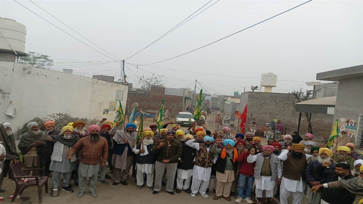 ਜਥੇਬੰਦੀਆਂ ਵੱਲੋਂ ਝੰਡਾ ਮਾਰਚ ਪੰਜਵੇਂ ਦਿਨ ਰਿਹਾ ਜਾਰੀ