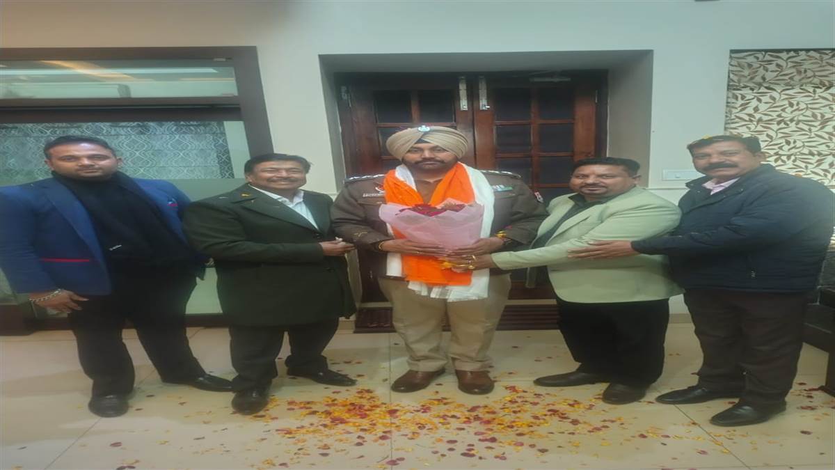 ਵਾਲਮੀਕਿ ਧਰਮ ਸਮਾਜ ਵੱਲੋਂ ਡੀਐੱਸਪੀ ਜਸਵਿੰਦਰ ਸਿੰਘ ਸਨਮਾਨਿਤ