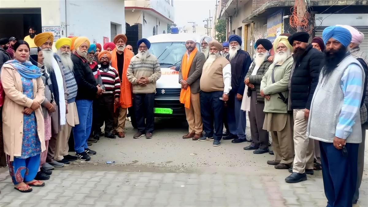 ਗਿਲਜੀਆਂ ਪਰਿਵਾਰ ਵੱਲੋ ਪਿੰਡ ਜਲਾਲਪੁਰ ਨੂੰ ਐਂਬੂਲੈਂਸ ਕੀਤੀ ਭੇਟ