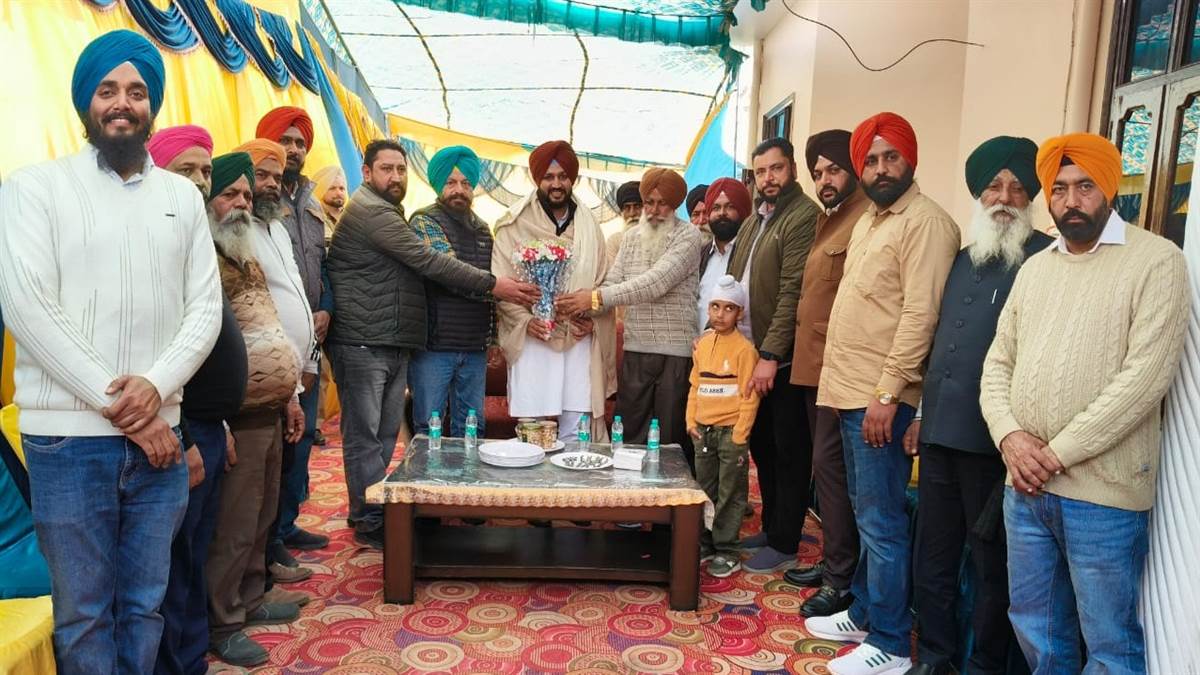 ਰਣਜੀਤ ਕਾਕਰੋਂ ਨੂੰ ਸੇਵਾਮੁਕਤੀ ’ਤੇ ਦਿੱਤੀ ਨਿੱਘੀ ਵਿਦਾਇਗੀ