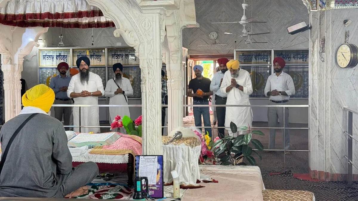 ਬਿਕਰਮ ਮਜੀਠੀਆ ਤਖ਼ਤ ਸ੍ਰੀ ਦਮਦਮਾ ਸਾਹਿਬ ਵਿਖੇ ਨਤਮਸਤਕ