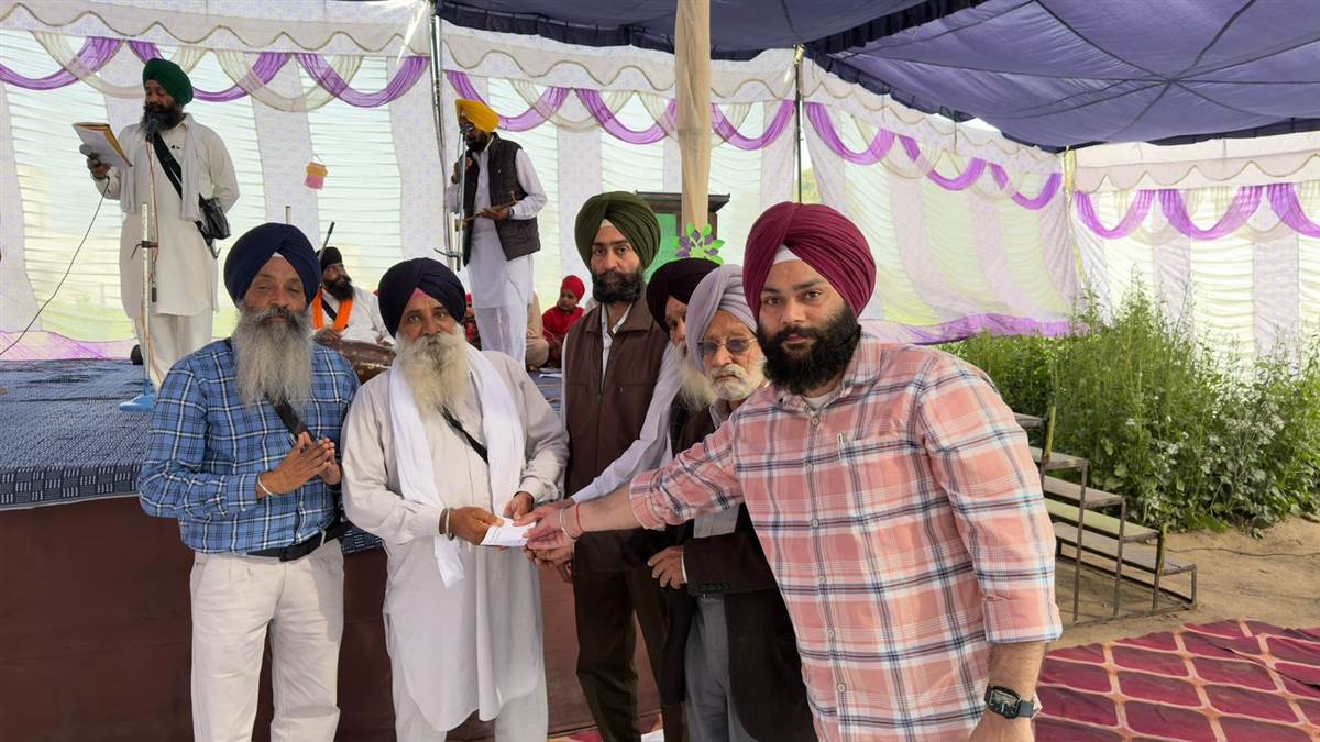 ਅਕੈਡਮੀ ਦੀ ਨਵੀਂ ਇਮਾਰਤ ਲਈ 5 ਲੱਖ ਰੁਪਏ ਭੇਟ ਕੀਤੇ