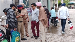 ਦੁਕਾਨਾਂ ਦੇ ਸ਼ਟਰ ਤੋੜ ਕੇ ਚੋਰੀ ਦੀ ਕੋਸ਼ਿਸ਼