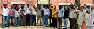 ਕੇਂਦਰੀ ਲੇਬਰ ਕਾਨੂੰਨਾਂ ਵਿਰੁੱਧ ਬਿਜਲੀ ਮੁਲਾਜ਼ਮਾਂ ਨੇ ਕਾਲੇ ਬਿੱਲੇ ਲਾ ਕੇ ਕੀਤੀ ਗੇਟ ਰੈਲੀ