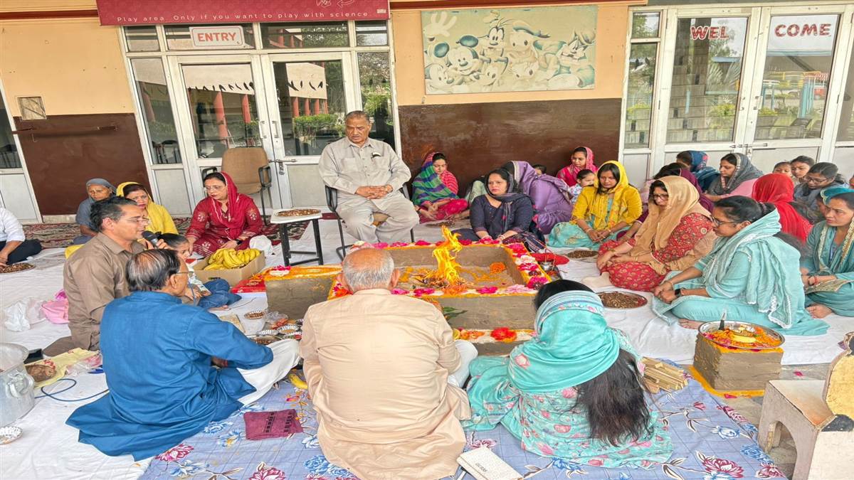 ਹਵਨ ਯੱਗ ਨਾਲ ਸੇਂਟ ਮਨੂੰਜ਼ ਸਕੂਲ ’ਚ ਨਵਾਂ ਸੈਸ਼ਨ ਸ਼ੁਰੂ