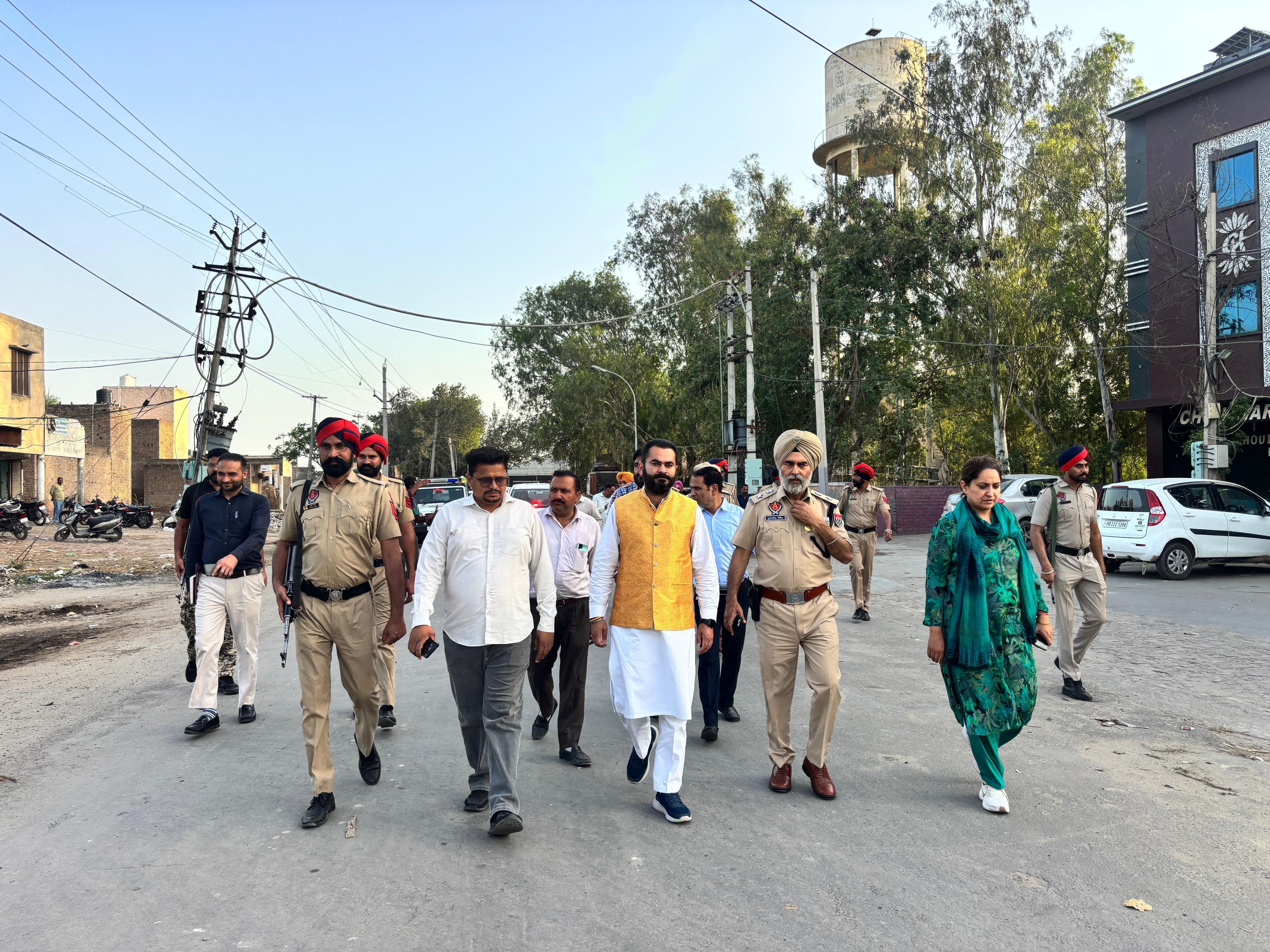 ਵਿਧਾਇਕ ਸਵਨਾ ਵੱਲੋਂ ਫਾਜ਼ਿਲਕਾ ਦੀ ਦਾਣਾ ਮੰਡੀ ਵਿਖੇ ਰੈਲੀ ਦਾ ਲਿਆ ਜਾਇਜ਼ਾ