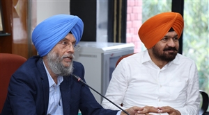 ਸੇਵਾ ਮੁਕਤ ਹੋਏ ਡਾ. ਗਿੱਲ ਤੇ ਨਿਰਮਲ ਜੌੜਾ