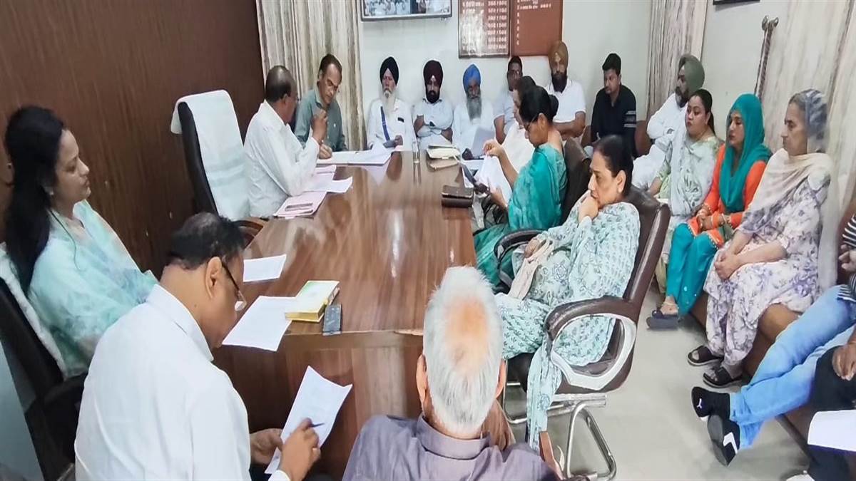 ਨਗਰ ਕੌਂਸਲ ਦੀ ਮੀਟਿੰਗ ’ਚ ਕੂੜਾ ਪ੍ਰਬੰਧਨ ਨੂੰ ਲੈ ਕੇ ਸੱਤਾ ਤੇ ਵਿਰੋਧੀ ਧਿਰ ਆਹਮੋ -ਸਾਮ੍ਹਣੇ