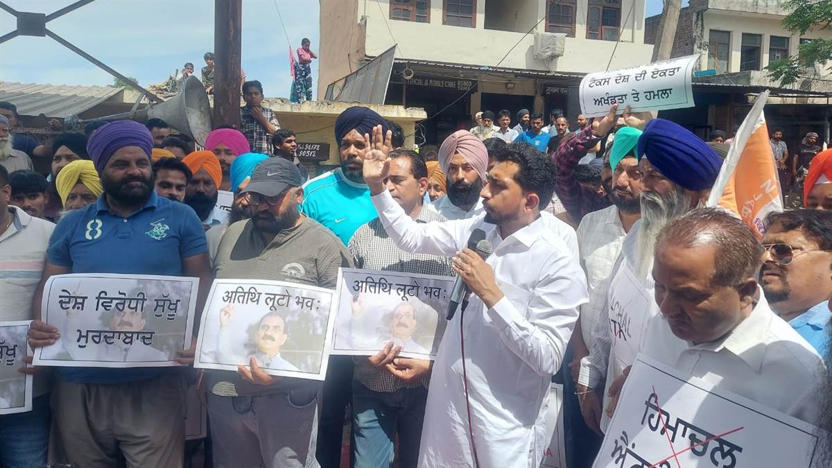 ਢੇਰੋਂਵਾਲ ਬੈਰੀਅਰ ‘ਤੇ ਐਂਟਰੀ ਟੈਕਸ ਖ਼ਿਲਾਫ਼ ਵੱਖ ਵੱਖ ਜਥੇਬੰਦੀਆਂ ਨੇ ਦਿੱਤਾ ਧਰਨਾ