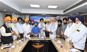 ਸ਼੍ਰੋਮਣੀ ਕਮੇਟੀ ਦਾ ਵੱਡਾ ਉਪਰਾਲਾ: ਅੰਮ੍ਰਿਤਧਾਰੀ ਵਿਦਿਆਰਥੀਆਂ ਨੂੰ 2.28 ਕਰੋੜ ਰੁਪਏ ਦੇ ਵਜੀਫ਼ੇ ਜਾਰੀ, 3743 ਬੱਚਿਆਂ ਨੂੰ ਮਿਲਿਆ ਲਾਭ