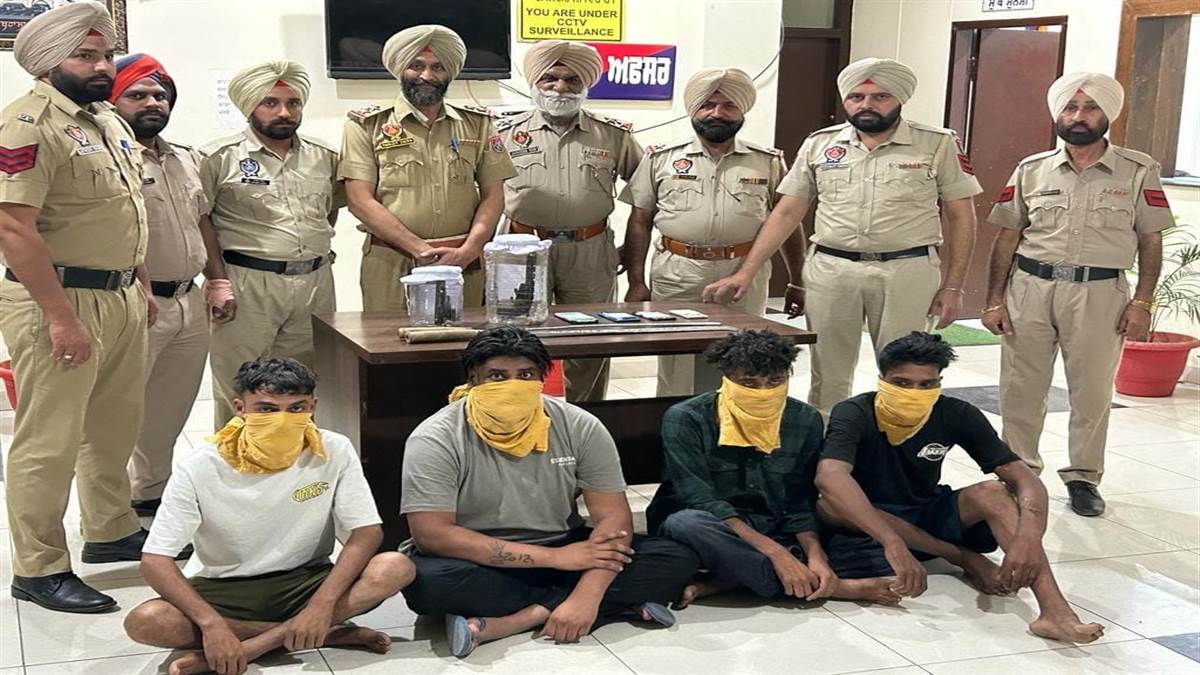 Gangster Jaggu Bhagwanpurie s Gurga arrested four people deadly weapon mobile phone recovered