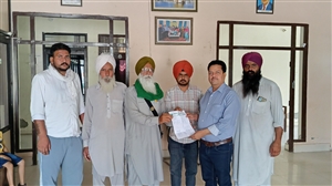 ਪਾਣੀ ਦੀ ਕਮੀ ਨੂੰ ਲੈ ਕੇ ਲੋਕਾਂ ਵੱਲੋਂ ਈਓ ਨੂੰ ਮੰਗ-ਪੱਤਰ
