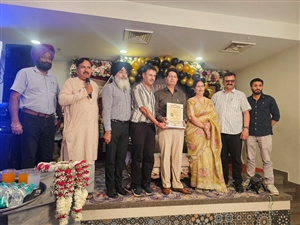 ਲੈਕਚਰਾਰ ਰਾਜੇਸ਼ ਅੱਤਰੀ ਨੂੰ ਸੇਵਾ ਮੁਕਤੀ ’ਤੇ ਕੀਤਾ ਸਨਮਾਨਤ