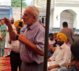 ਲੋਕ ਮਿਲਣੀ ਦੌਰਾਨ ਵਿਧਾਇਕ ਸੰਗੋਵਾਲ ਨੂੰ ਲੋਕਾਂ ਦੇ ਤਿੱਖੇ ਸਵਾਲਾਂ ਦਾ ਕਰਨਾ ਪਿਆ ਸਾਹਮਣਾ