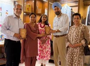 ਸਾਬਕਾ ਰਾਜਦੂਤ ਸਰਨਾ ਆਈਐੱਫਐੱਸ ਨੇ ਯੂਨੀਵਰਸਿਟੀ ਵਿਖੇ ਨਾਨਕ ਸਿੰਘ ਸੈਂਟਰ ਦਾ ਦੌਰਾ ਕੀਤਾ