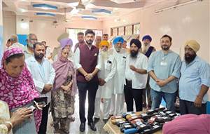 ਗੁਰਦੁਆਰਾ ਸ੍ਰੀ ਕਲਗੀਧਰ ਸਾਹਿਬ ’ਚ ਮੈਡੀਕਲ ਚੈੱਕਅਪ ਕੈਂਪ ਲਗਾਇਆ