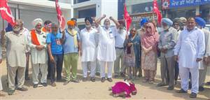 ਵੱਧ ਰਹੀ ਮਹਿੰਗਾਈ ਖ਼ਿਲਾਫ਼ ਕੇਂਦਰ ਸਰਕਾਰ ਦਾ ਪੁਤਲਾ ਫੂਕਿਆ