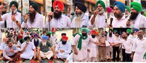 ਸਹਿਕਾਰੀ ਸਭਾ ਦੀ ਬੋਲੀ ਵਿਰੁੱਧ ਭੁਲੱਥ ’ਚ ਕਿਸਾਨਾਂ ਦਿੱਤਾ ਧਰਨਾ