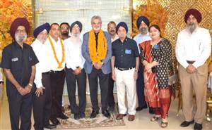 ਨਵਨਿਯੁਕਤ ਪ੍ਰਧਾਨ ਰੋਟਰੀਅਨ ਅਜੈਬ ਸਿੰਘ ਸਨਮਾਨਿਤ