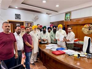 ਸਫ਼ਾਈ ਸਮੱਸਿਆ ਦੇ ਹੱਲ ਲਈ ਸਾਬਕਾ ਵਿਧਾਇਕ ਢਿੱਲੋਂ ਵੱਲੋਂ ਨਿਗਮ ਕਮਿਸ਼ਨਰ ਨੂੰ ਮੰਗ ਪੱਤਰ