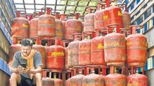 LPG Price Hike: ਅੱਜ ਤੋਂ ਲੱਗਾ ਮਹਿੰਗਾਈ ਦਾ ਵੱਡਾ ਝਟਕਾ! ਮਹਿੰਗਾ ਹੋਇਆ ਗੈਸ ਸਿਲੰਡਰ, ਜਾਣੋ ਆਪਣੇ ਸ਼ਹਿਰ ਦੇ ਨਵੇਂ ਰੇਟ