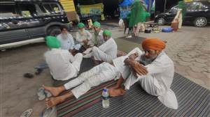 SKM ਦਾ ਵੱਡਾ ਐਲਾਨ: ਅੱਜ ਤੋਂ ਸ਼ੁਰੂ ਹੋਵੇਗਾ ਪੱਕਾ ਮੋਰਚਾ, ਸੈਂਕੜੇ ਟਰੈਕਟਰ-ਟਰਾਲੀਆਂ ਨਾਲ ਪਹੁੰਚੇ ਕਿਸਾਨ