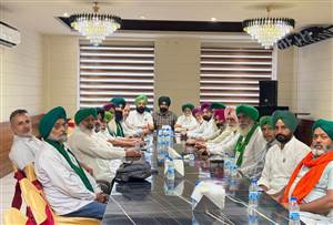ਪੱਕਾ ਮੋਰਚਾ: ਮੁਹਾਲੀ ਪ੍ਰਸ਼ਾਸਨ ਵੱਲੋਂ ਟ੍ਰੈਫਿਕ ਐਡਵਾਈਜ਼ਰੀ ਜਾਰੀ, ਪੰਜਾਬ ਭਰ ’ਚੋਂ ਕਿਸਾਨ ਪਹੁੰਚਣੇ ਸ਼ੁਰੂ