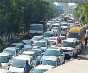 Traffic Jam Jalandhar : ਜਲੰਧਰ 'ਚ ਭਾਰੀ ਜਾਮ 'ਚ ਫਸੇ ਹਜ਼ਾਰਾਂ ਲੋਕ, PAP ਚੌਕ 'ਤੇ ਧਰਨੇ ਕਾਰਨ ਦਿੱਲੀ-ਅੰਮ੍ਰਿਤਸਰ ਹਾਈਵੇ ਬਲਾਕ