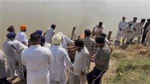 ਤਜਿੰਦਰ ਕਤਲ ਮਾਮਲਾ: ਬਿਆਸ ਕੰਢੇ ਹੋਇਆ ਅੰਤਿਮ ਸਸਕਾਰ, ਪਰਿਵਾਰ ਬੋਲਿਆ- ਇਨਸਾਫ ਦੀ ਲੜਾਈ ਜਾਰੀ ਰਹੇਗੀ