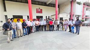 ਸੈਂਟਰ ਹੈਡ ਟੀਚਰ ਦੀ ਸ਼ਿਕਾਇਤ ਕਰਨ ਵਾਲਿਆਂ ਵਿਰੁੱਧ ਅਧਿਆਪਕਾਂ ‘ਚ ਭਾਰੀ ਰੋਸ