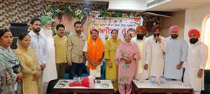 ਬਲਾਕ ਕਾਂਗਰਸ ਕਮੇਟੀ ਡੇਹਲੋਂ ਦੀ ਮੀਟਿੰਗ ’ਚ ਪੁੱਜੇ ਸਹਿ ਇੰਚਾਰਜ ਰਵਿੰਦਰ ਡਾਲਵੀ