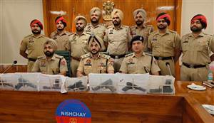 ਪੰਜਾਬ ਪੁਲਿਸ ਦੀ ਵੱਡੀ ਸਫਲਤਾ: SSP ਅਦਿੱਤਿਆ ਦੀ ਅਗਵਾਈ ਹੇਠ 7 ਪਿਸਤੌਲਾਂ ਸਮੇਤ 4 ਸਮੱਗਲਰ ਕਾਬੂ