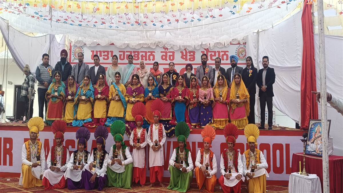 ਸਕੂਲ ’ਚ ਸਾਲਾਨਾ ਇਨਾਮ ਵੰਡ ਸਮਾਗਮ ਸੰਪੰਨ