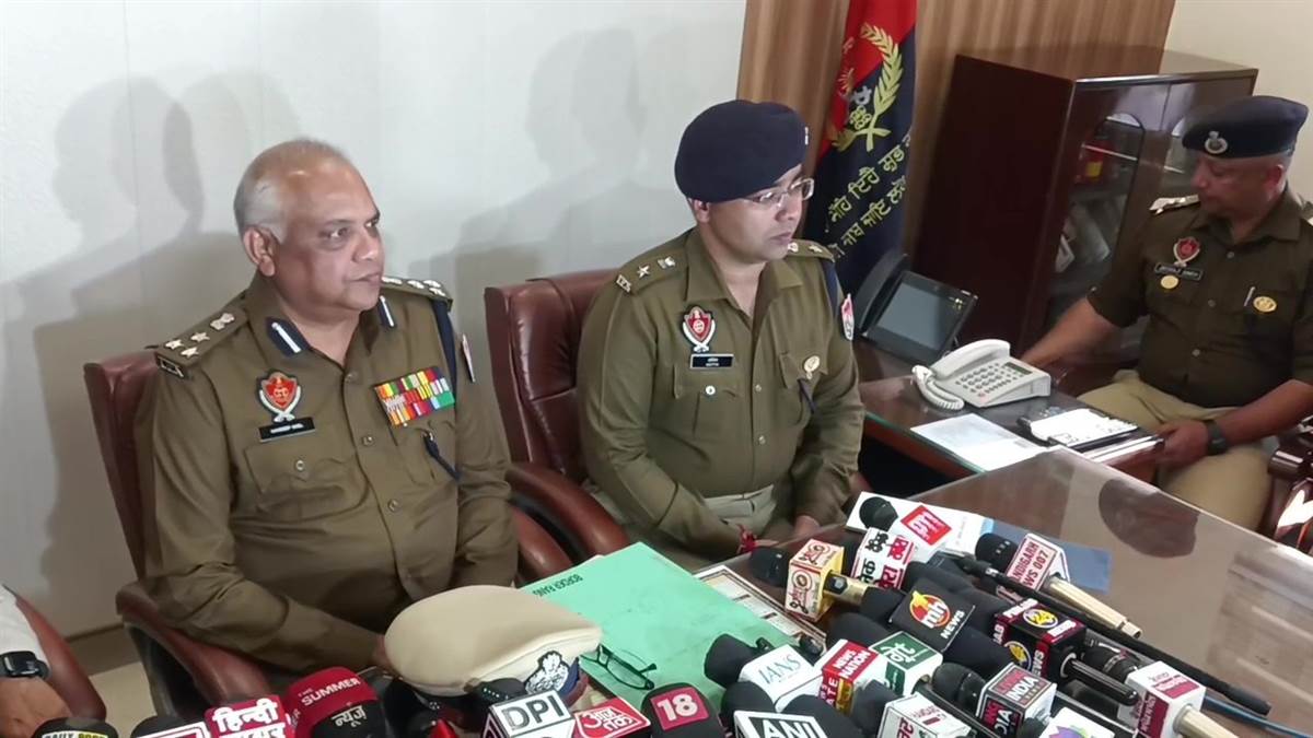 Amritsar Crime : ਗੁਰਦਾਸਪੁਰ ਪੁਲਿਸ ਥਾਣੇ 'ਤੇ ਗ੍ਰਨੇਡ ਸੁੱਟਣ ਵਾਲੇ ਦੋ ਅੱਤਵਾਦੀ ਮੁਕਾਬਲੇ ਤੋਂ ਬਾਅਦ ਗ੍ਰਿਫ਼ਤਾਰ