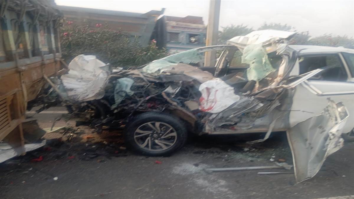 Big News : ਟਰੱਕ ਦੀ ਲਪੇਟ 'ਚ ਆਈ ਇਨੋਵਾ ਦੇ ਉੱਡੇ ਪਰਖੱਚੇ, ਸਾਹਨੇਵਾਲ ਨੇੜੇ ਭਿਆਨਕ ਸੜਕ ਹਾਦਸੇ 'ਚ ਇੱਕੋ ਪਰਿਵਾਰ ਦੇ ਤਿੰਨ ਜੀਆਂ ਦੀ ਮੌਤ, ਦੋ ਗੰਭੀਰ ਜ਼ਖ਼ਮੀ