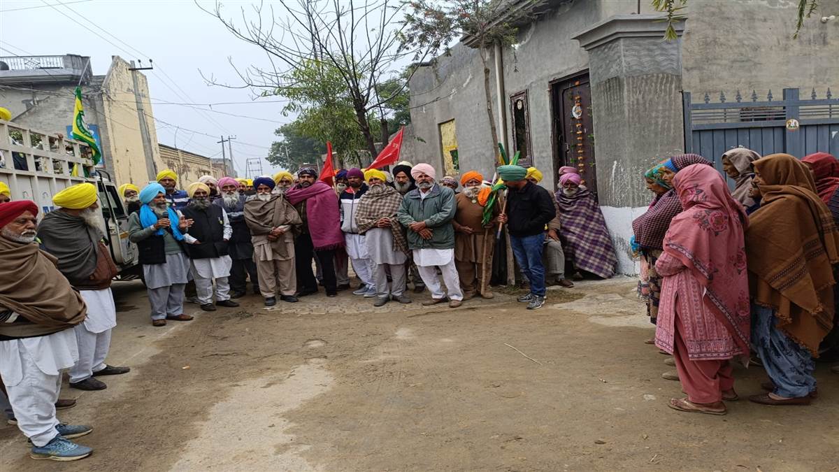 ਜਨਤਕ ਜਥੇਬੰਦੀਆਂ ਵੱਲੋਂ ਛੇਵੇਂ ਦਿਨ ਵੀ ਝੰਡਾ ਫਲੈਗ ਮਾਰਚ ਰਿਹਾ ਜਾਰੀ
