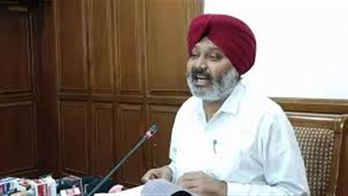 ਆਬਕਾਰੀ ਤੇ ਕਰ ਵਿਭਾਗ ਦੀ ਵੱਡੀ ਕਾਰਵਾਈ, 4 ਮੁਲਾਜ਼ਮਾਂ ਦੀਆਂ ਸੇਵਾਵਾਂ ਕੀਤੀਆਂ ਸਮਾਪਤ, ਇਹ ਹੈ ਵਜ੍ਹਾ