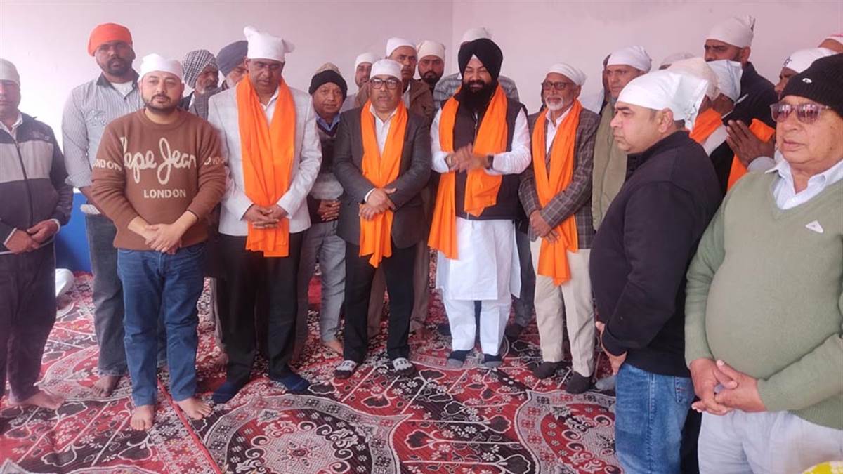 ਪ੍ਰਕਾਸ਼ ਦਿਹਾੜੇ ਨੂੰ ਸਮਰਪਿਤ ਕਰਵਾਇਆ ਧਾਰਮਿਕ ਸਮਾਗਮ