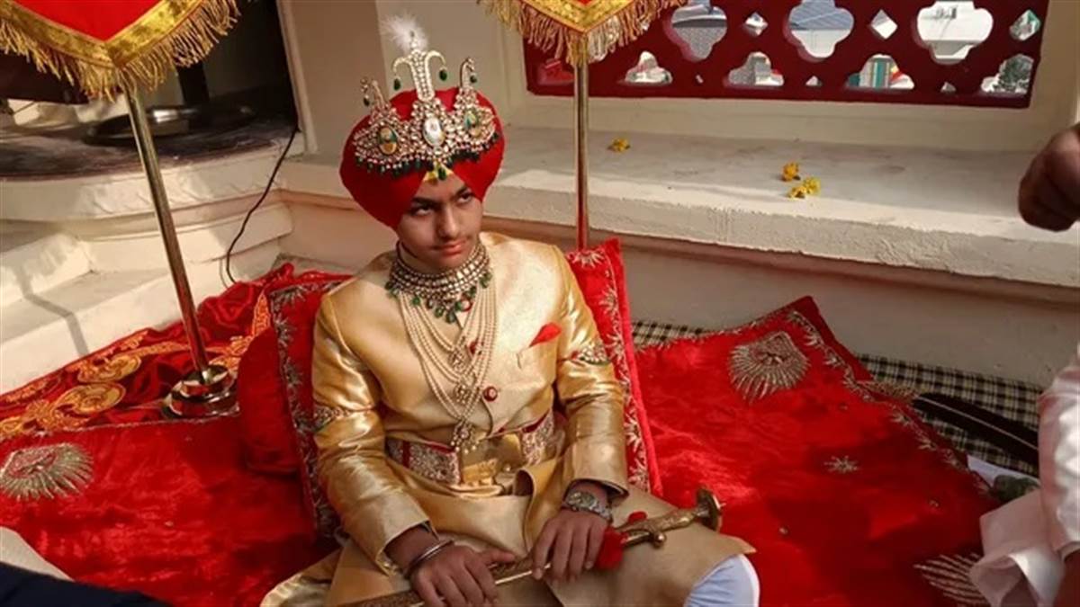 ਮਹਾਰਾਜਾ ਹੀਰਾ ਸਿੰਘ ਦੇ ਛੇਵੀਂ ਪੀੜ੍ਹੀ ਕੁੰਵਰ ਅਭੀ ਉਦੈ ਪ੍ਰਤਾਪ ਸਿੰਘ ਦੀ ਅੱਜ ਹੋਈ ਦਸਤਾਰਬੰਦੀ, ਬਿਆਸ ਡੇਰਾ ਮੁਖੀ ਤੇ ਸ਼੍ਰੋਮਣੀ ਕਮੇਟੀ ਪ੍ਰਧਾਨ ਨੇ ਕੀਤੀ ਸ਼ਿਰਕਤ