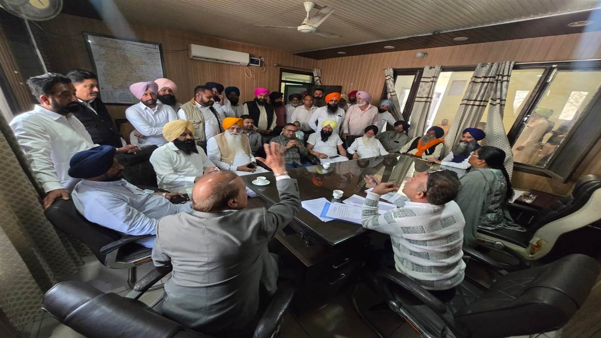 ਬਲਾਕ ਸੰਮਤੀ ਦੇ ਚੇਅਰਮੈਨ ਦੀ ਚੋਣ ਮੁਲਤਵੀ, ਭੜਕੇ ਲੀਡਰ