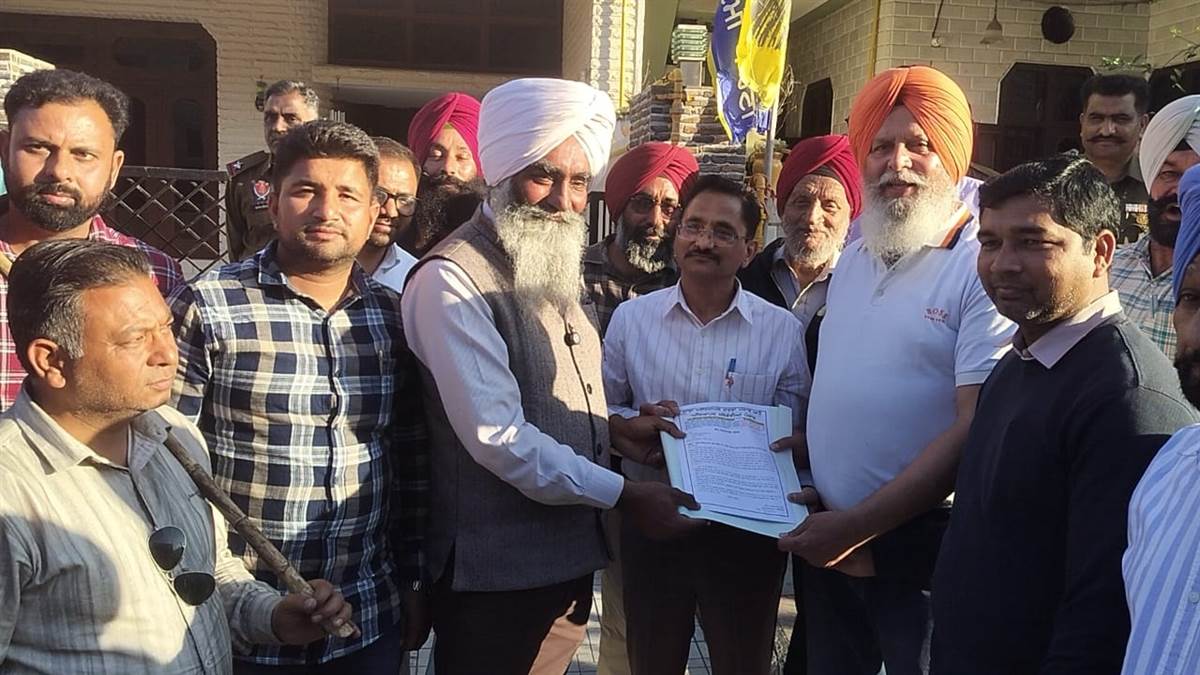 ਅਧਿਆਪਕਾਂ ਵੱਲੋਂ ਵਿਧਾਇਕ ਦੇ ਘਰ ਅੱਗੇ ਰੋਸ ਪ੍ਰਦਰਸ਼ਨ