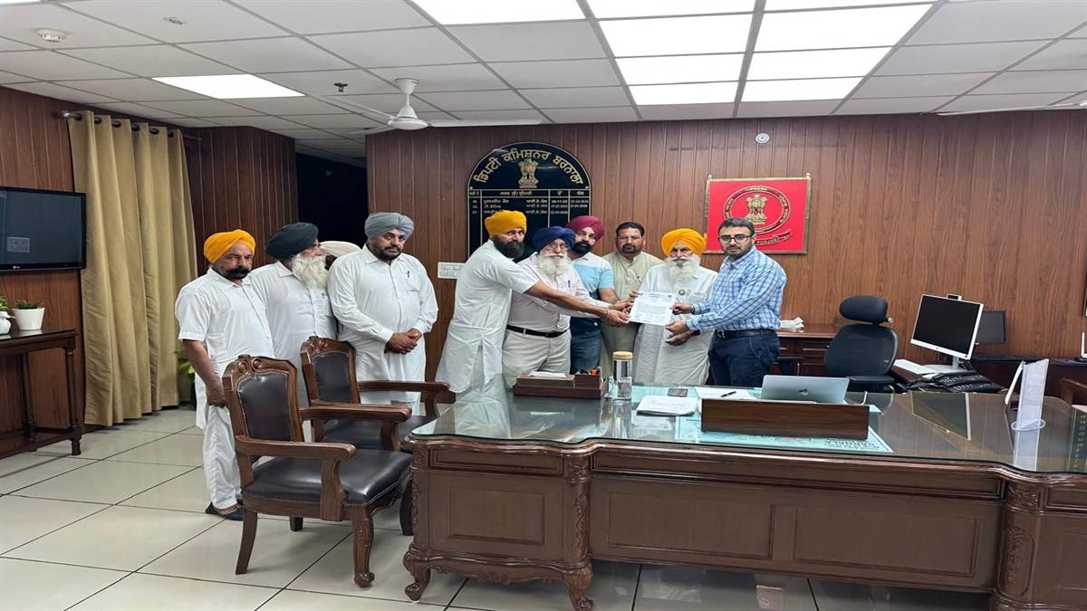 ਪੰਜਾਬ ਨੰਬਰਦਾਰ ਯੂਨੀਅਨ ਨੇ ਮੁੱਖ ਮੰਤਰੀ ਦੇ ਨਾਂ ਡੀਸੀ ਨੂੰ ਦਿੱਤਾ ਮੰਗ ਪੱਤਰ