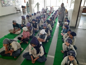 ਨਵੇਂ ਸੈਸ਼ਨ ਦੀ ਸ਼ੁਰੂਆਤ ਮੌਕੇ ਸ੍ਰੀ ਸੁਖਮਨੀ ਸਾਹਿਬ ਦਾ ਪਾਠ ਕਰਵਾਇਆ