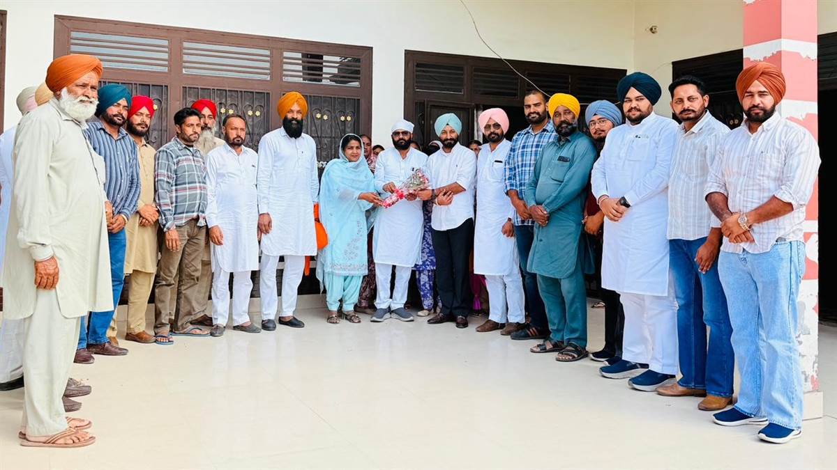 ਚੇਅਰਪਰਸਨ ਸਰਬਜੀਤ ਕੌਰ ਦਾ ਬਰਿੰਦਰ ਮਧੇਕੇ ਵੱਲੋਂ ਸਨਮਾਨ