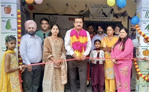ਲਾਇਨਜ਼ ਕਲੱਬ ਬੰਗਾ ਸਿਮਰਨ ਨੇ ਸਕੂਲ ’ਚ ਪੱਖੇ ਤੇ ਬੂਟੇ ਲਾਏ