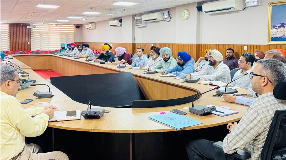 ਨਾੜ ਨਾ ਸਾੜਨ ਸਬੰਧੀ ਕਿਸਾਨਾਂ ਨੂੰ ਵੱਧ ਤੋਂ ਵੱਧ ਜਾਗਰੂਕ ਕੀਤਾ ਜਾਵੇ : ਡੀਸੀ