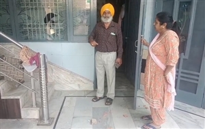 'ਆਪ' ਮਹਿਲਾ ਆਗੂ ਦੇ ਘਰ 'ਤੇ ਅੱਧੀ ਰਾਤ ਨੂੰ ਪਥਰਾਅ: ਵਿਧਾਇਕ 'ਤੇ ਲਗਾਏ ਗੰਭੀਰ ਆਰੋਪ, CCTV 'ਚ ਕੈਦ ਹੋਈ ਵਾਰਦਾਤ