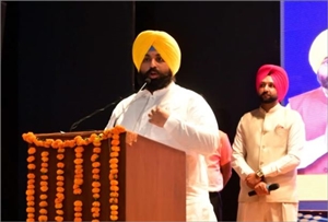ਵਿਦਿਆਰਥੀਆਂ ਨੂੰ ਭਵਿੱਖ ਲਈ ਤਿਆਰ ਕਰਨ ਵਾਸਤੇ ਪੰਜਾਬ 'ਚ ਸ਼ੁਰੂ ਹੋਵੇਗੀ AI ਸਿੱਖਿਆ : ਹਰਜੋਤ ਬੈਂਸ